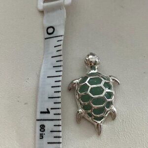 Silver plated Turtle Pendant - Green Stone
